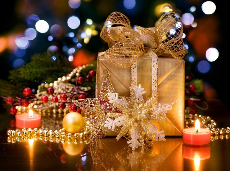 Уважаемые жители! Приглашаем за новогодними подарками для детей в возрасте от 0 до 16 лет! Выдача осуществляется до 29 декабря.
